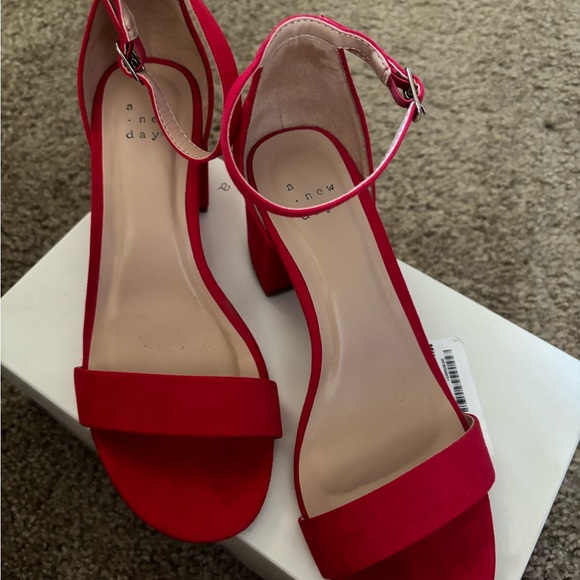 Red heels - Picture 1 of 5